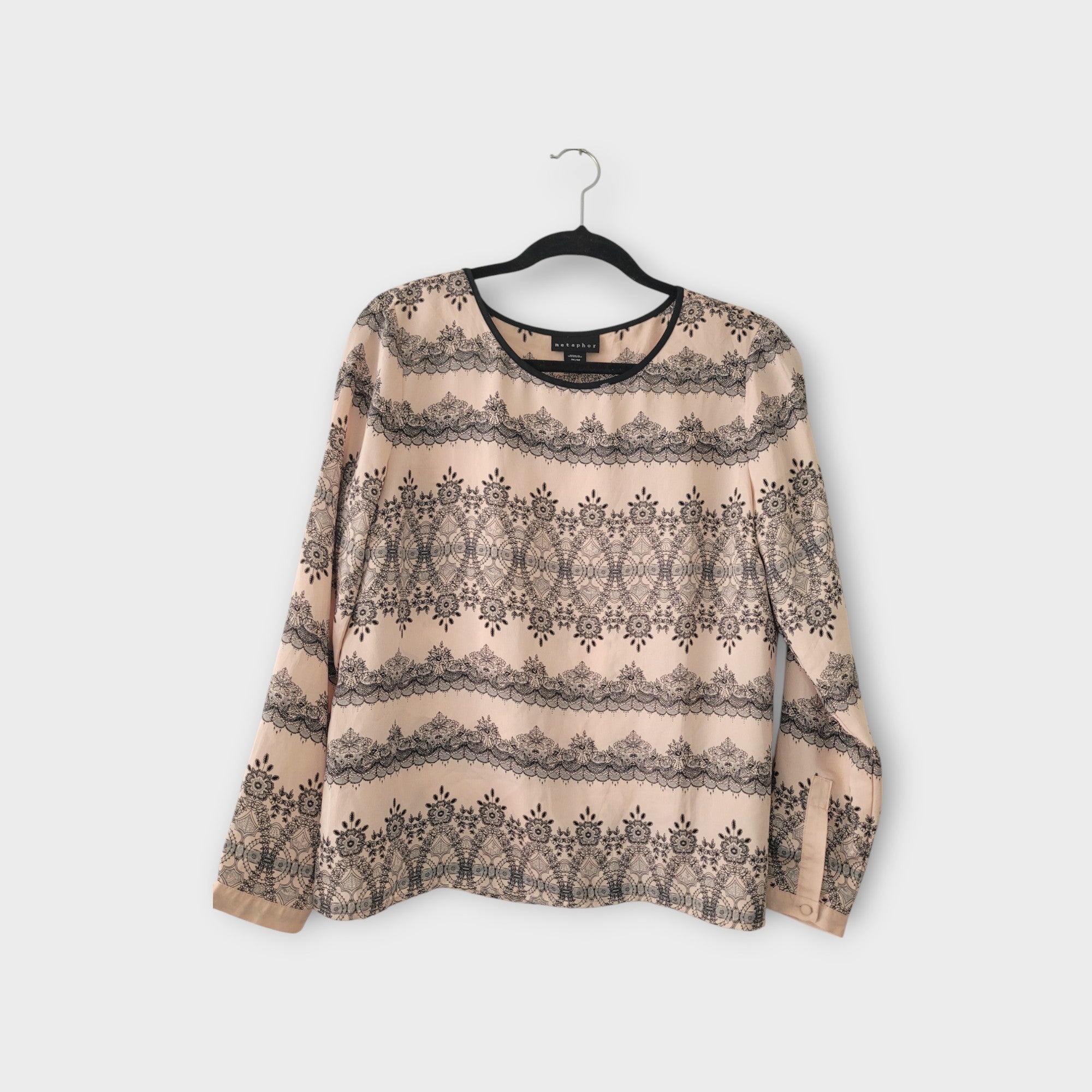 BLUSA METAPHOR