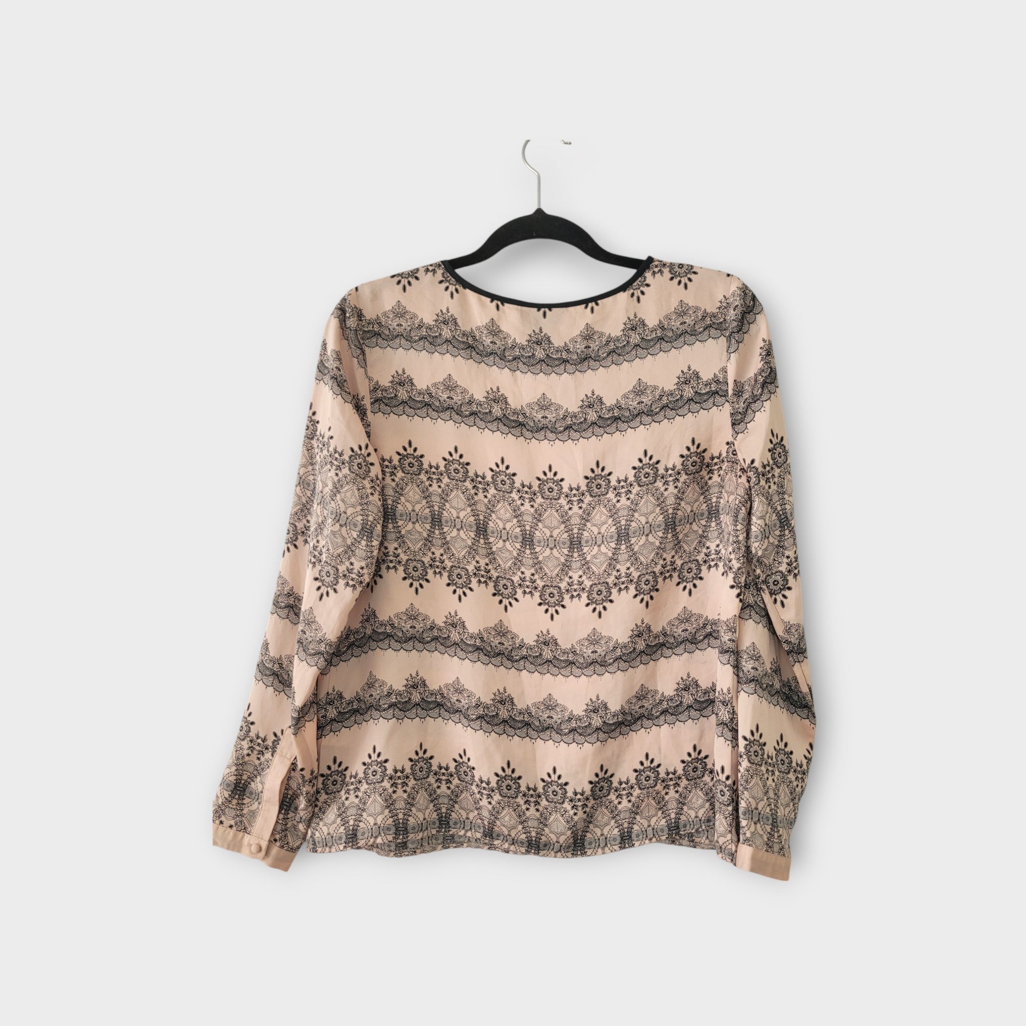 BLUSA METAPHOR