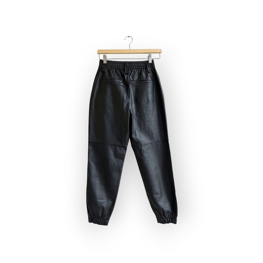PANTALON BERSHKA ECOCUERO