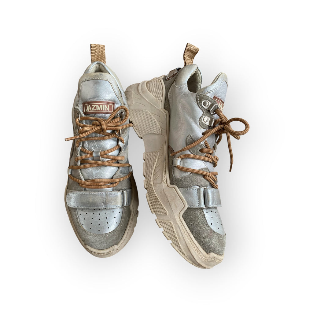 ZAPATILLAS JAZMIN CHEB PLATEADAS